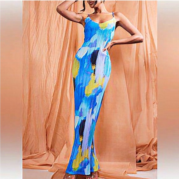 PrettyLittleThing Dresses & Skirts - Maxi dress